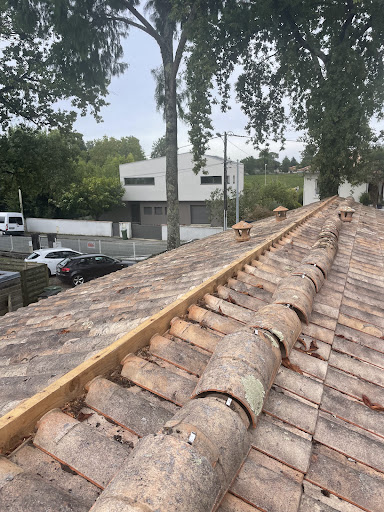 Photo de Azaïs Orton Couvreur Zingueur Gironde à Pessac (33600)