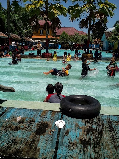 Photos of Lapangan Gambirono