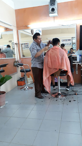 PELUQUERIA Y BARBERIA GAMA DE LA 14