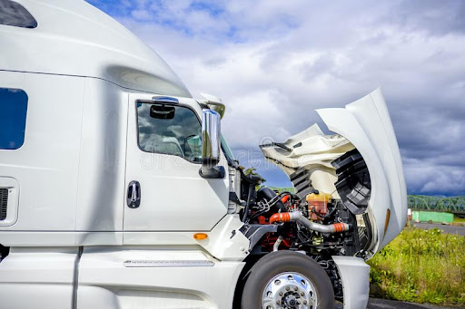 AAA Semi Truck Repair 24 hr Road service for semi trucks & trailers - Thumbnail