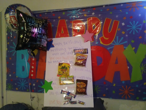 Super Familia Bargain Gallery - United States