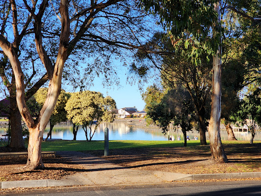 The Boulevard Cafe on the lake - Thumbnail