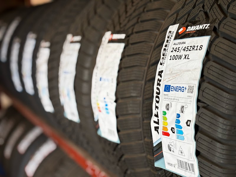 Ostles Tyres (Scotland) LTD photo 2