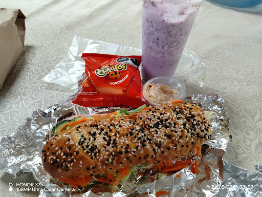 JUGOS Y LICUADOS DELE JUICE