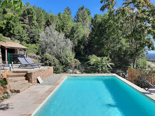 Photo de Gite La Croix Dupuy - Calme, nature, piscine chauffée, maison climatisée, vue panoramique à Chassiers (07110)