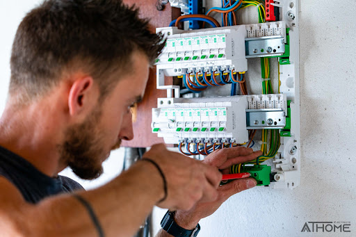 At Home Elec - Électricien à Cholet - Thumbnail