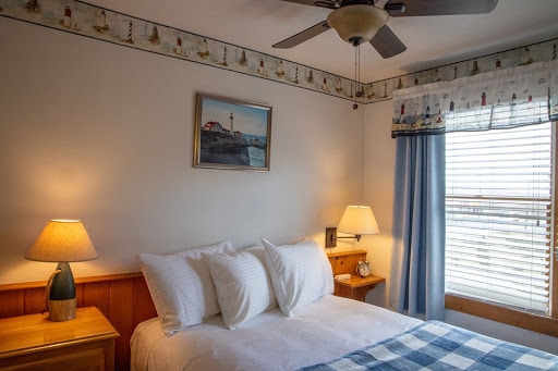 Isleview Motel and Cottages - Thumbnail