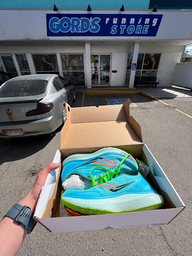 Gord's Running Store - Visual