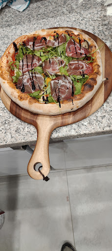 Photo 1 - La Pizza