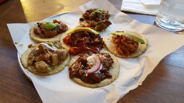 Guisados Tacos