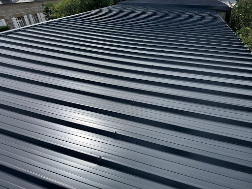 M Sauzer nettoyage Toiture ravalement façade peinture sur toiture