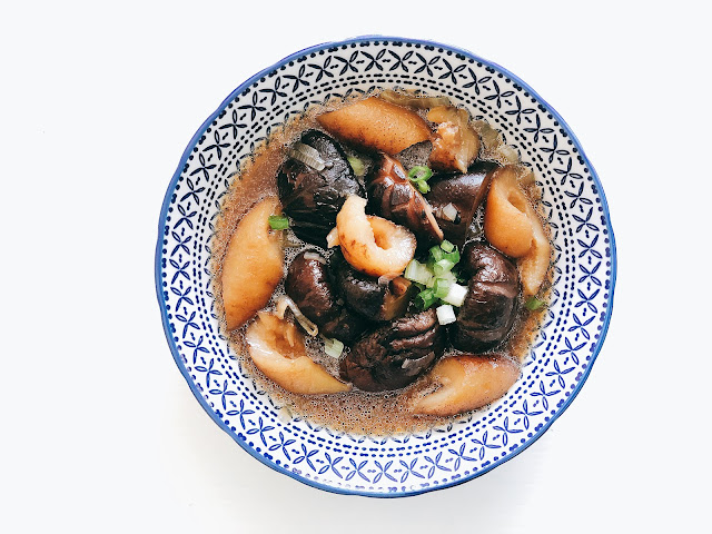 Hungry Mummies by null