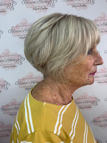 http://www.blownawaysalon.co.uk/