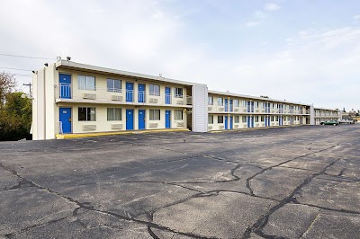Photos of Motel 6 Dubuque IA