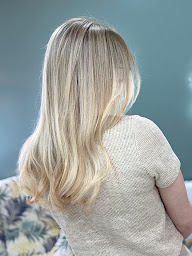 Photo n°14 de Les Blondes et les Brunes (Courbevoie) à Courbevoie (Salon de coiffure)