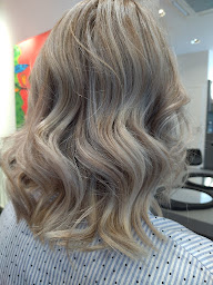 Photo n°13 de Meltamorphose à Champ-sur-Drac (Salon de coiffure)