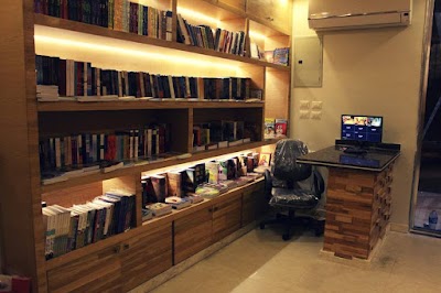 Photos of مكتبة هيئة الخدمة الروحية