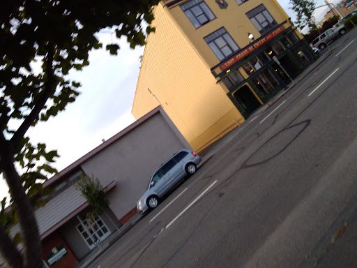 Hertz Car Rental - Eureka - Boeing Avenue - Thumbnail