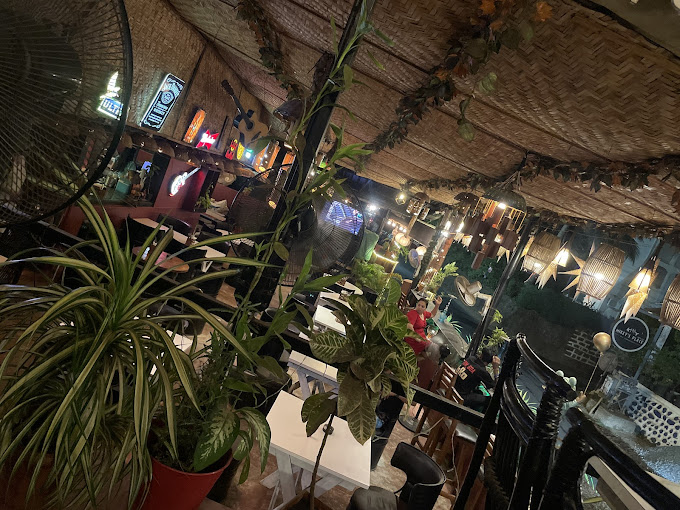 The Bigg Mouth Bar & Restaurant, Candolim Beach, Goa