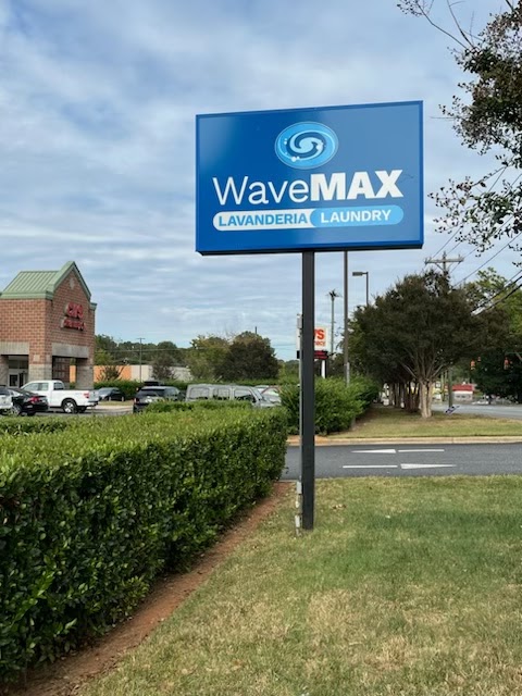 WaveMAX Laundry Charlotte, NC facility with washing machines in Charlotte