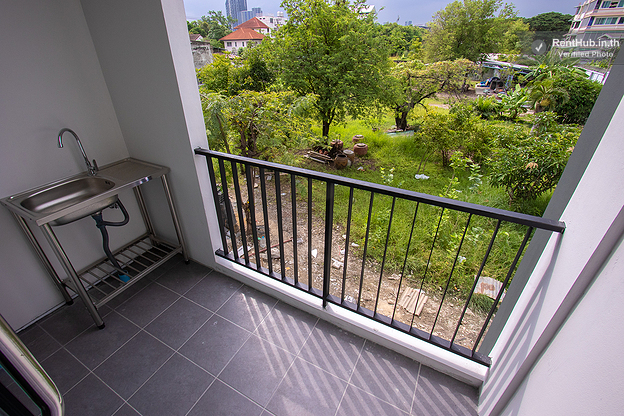 Urban Space Apartment