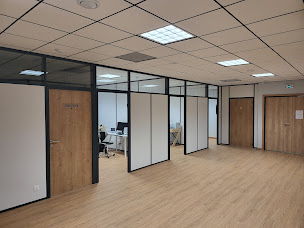 Photo n°12 de Docteur Ramzi Benaissa: Ophtalmologue Bourgoin-Jallieu, Chirurgie réfractive, Opération de la vision au laser à Bourgoin-Jallieu (Clinique ophtalmologique)