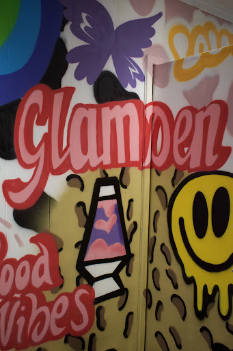 Glam Den - Visual