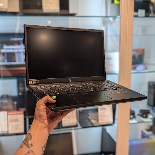 Vous cherchez à acheter ou revendre du matériel informatique ? Venez faire estimer vos produits gratuitement et repartez avec de l'espèce !

 Découvrez également notre gamme de PC gaming dont ce Acer Nitro V15, un bijou de performance pour les gamers exigeants ! 