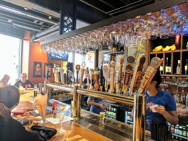 Café Hollander Tosa Village