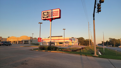 82 Eats - Visual