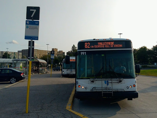 Richmond Hill Go Station Platform 7