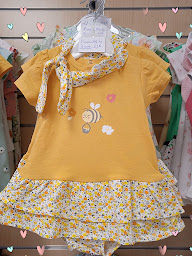 Photo n°28 de Dessaigne Sylvie Jeanne à Lamure-sur-Azergues (Magasin de vêtements)