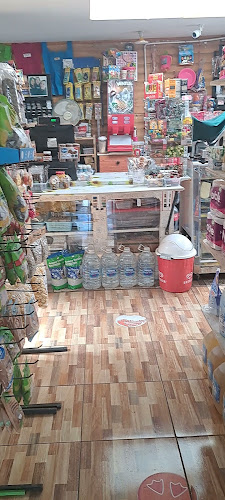 Opiniones de Puestos Varios y Rotisería Siboney en Río Claro - Supermercado