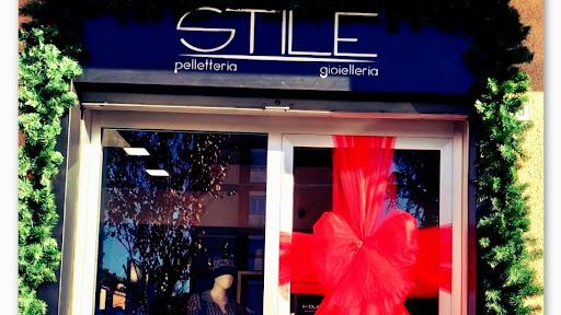 Stile Pelletteria Gioielleria - Aldrovandi Simonetta