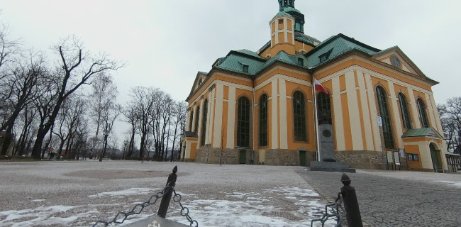 Park przy Kościele Podwyższenia Krzyża Świętego