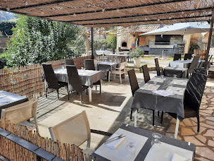 Photo n°4 de Hostellerie du Moulin Remoulins à Remoulins (Restaurant français)