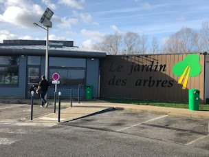 Photo n°52 de AUTOGRILL Aire du Jardin des Arbres - A77 à Varennes-Changy (Relais routier)