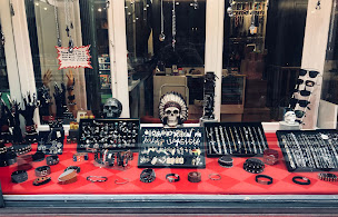 Photo n°9 de POINT G INK by bijou-bijoux - Bijoux Tatouage & Piercing - Vêtement Gothique - Mulhouse à Mulhouse (Magasin de sous-vêtements)