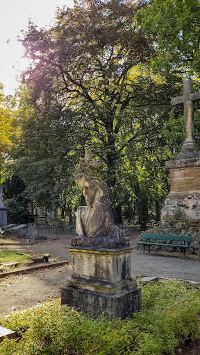 Friedhof Hermannstraße (2 Std. - Parkscheibe)