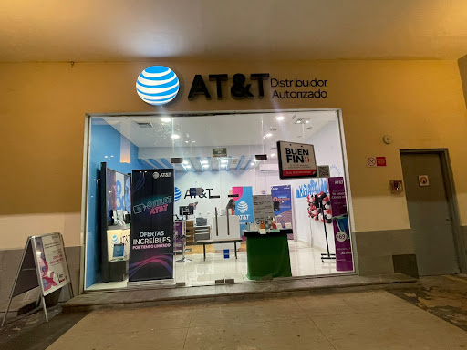 AT&T PLAZA Outlet Cancún