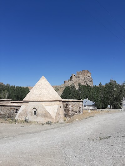 Hoşap Castle