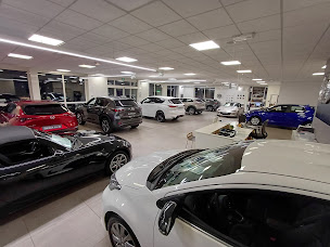 Photo n°20 de Mazda Auxerre - Groupe Jeannin à Auxerre (Vendeur de voitures d'occasion)