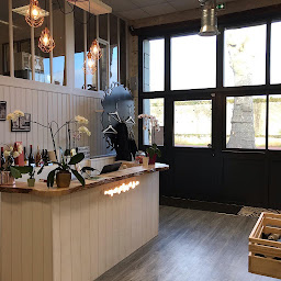 Photo n°3 de Artemoda Factory by Emilie à Richelieu (Salon de coiffure)