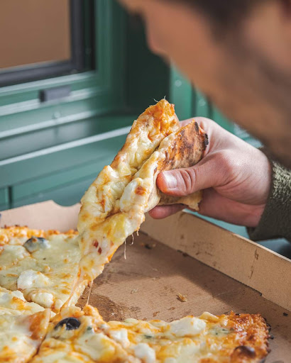 Photo 3 - Le Kiosque à Pizzas de Saint Etienne de Montluc (vente à emporter)