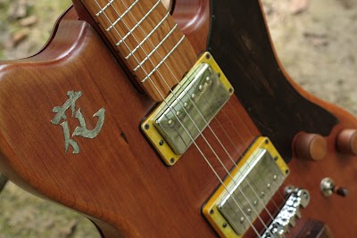 Shiver Guitar, Handcrafted Electric Guitars