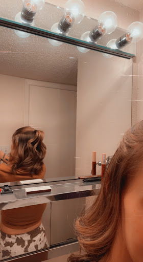 Vince's Salon - Visual