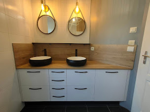 Photo n°9 de AQUIRENO à Landiras (Magasin de meubles de bureau)