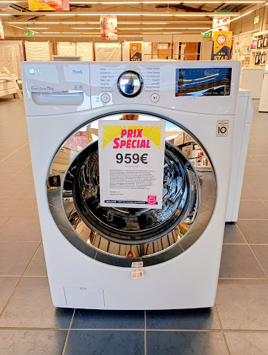 Réduisez facilement vos allers-retours à la laverie et réalisez des économies sur le long terme ! En divisant par deux, voire par trois, le nombre de cycles par semaine, vous préservez à la fois votre temps et votre porte-monnaie. Dites adieu aux couettes encombrantes au Lavomatic et profitez d’une routine plus simple et écologique. Adoptez le bon réflexe dès aujourd’hui, votre budget et la planète vous remercieront !