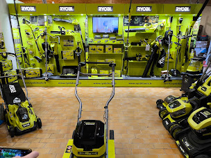 Photo n°8 de MC MOTOCULTURE - CALAIS - HUSQVARNA à Calais (Atelier de réparation de tracteurs)