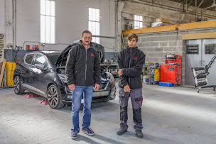 Photo n°3 de CARROSSERIE DELUGRE à BAGNEUX (Garage automobile)